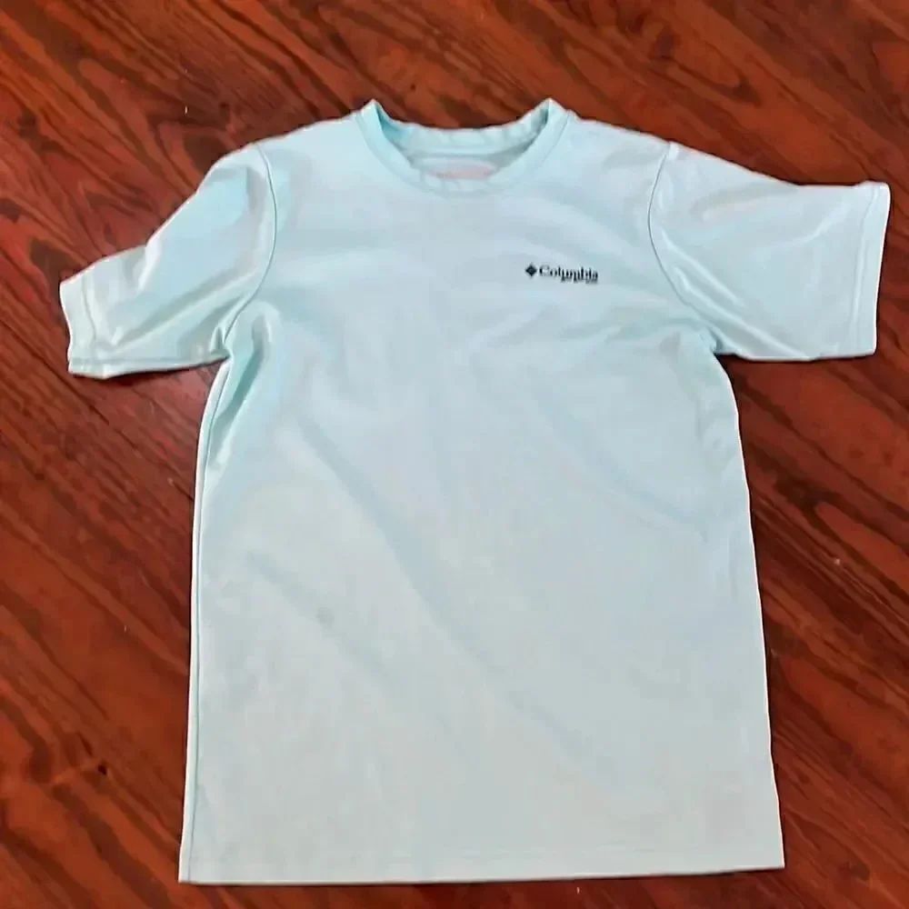 Columbia boys fishing tee Size M